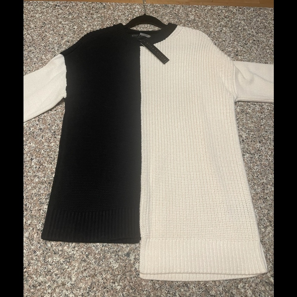 Alice & Olivia Classics Colorblock Crewneck Sweater—NWT‼️  SALE‼️ - Picture 5 of 16